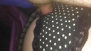 นักเรียนเงี่ยน วีดีโอ หนัง โป็ fucks รูก้นและลำคอลึกของสวยร้อน coeds